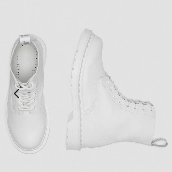 NWOT Dr. Martens 1460 Pascal Mono Leather Lace Up Boots - Picture 6 of 13